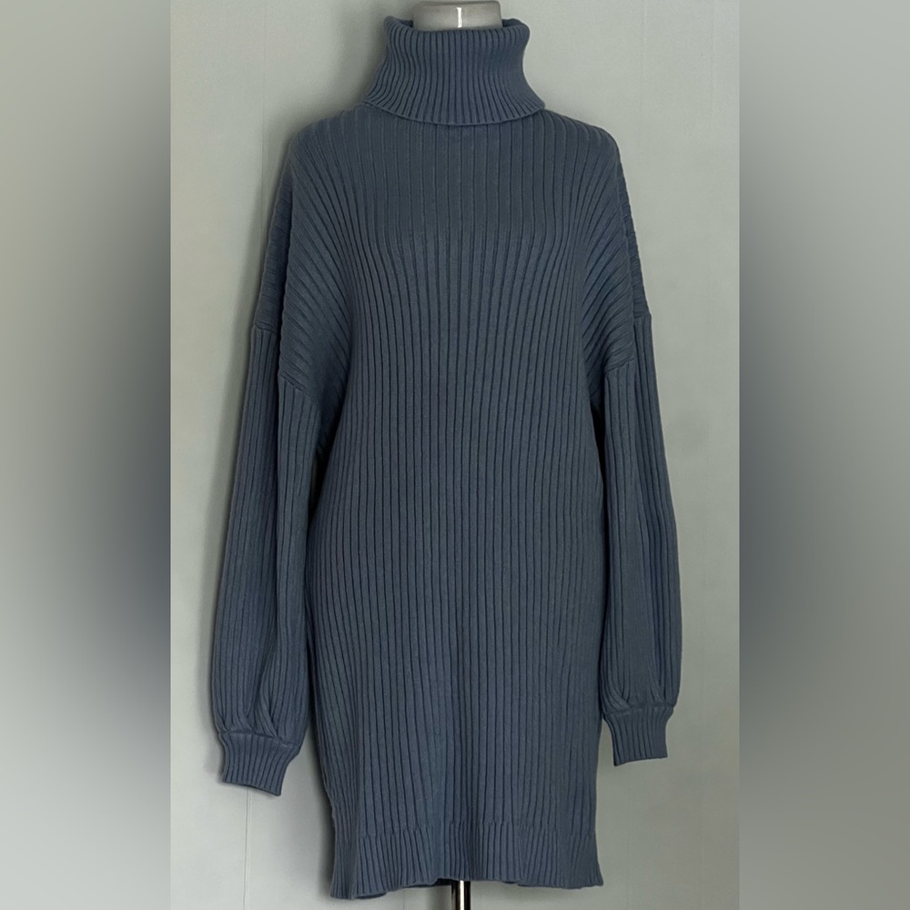 Women's Ribbed Knit Sweater - Gray
